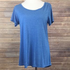 NWOT Lularoe classic tee